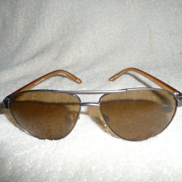 Gap Women's Pilot Style Aviator Sunglasses, Rose/Gold - Picture 6 of 12